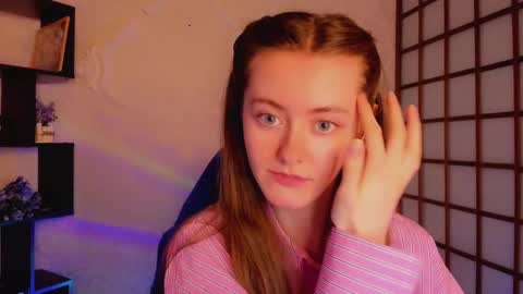 Snapshot of kate_cuddle chatting on 03-03-25, 05:42 Kate online show from 03-03-25, 05:42