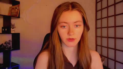 Snapshot of kate_cuddle chatting on 03-04-25, 05:32 Kate online show from 03-04-25, 05:32