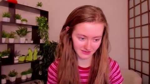 Snapshot of kate_cuddle chatting on 09-11-25, 02:44 Kate online show from 09-11-25, 02:44