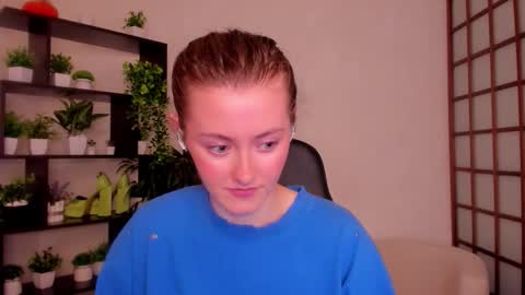 Snapshot of kate_cuddle chatting on 09-12-25, 02:55 Kate online show from 09-12-25, 02:55