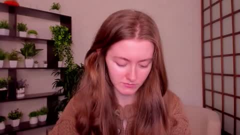 Snapshot of kate_cuddle chatting on 09-15-25, 02:44 Kate online show from 09-15-25, 02:44