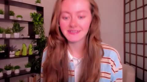 Snapshot of kate_cuddle chatting on 09-18-25, 02:13 Kate online show from 09-18-25, 02:13
