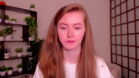 Snapshot of kate_cuddle chatting on 09-24-25, 02:37 Kate online show from 09-24-25, 02:37