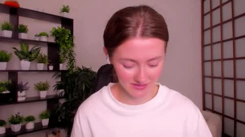 Snapshot of kate_cuddle chatting on 09-26-25, 02:59 Kate online show from 09-26-25, 02:59