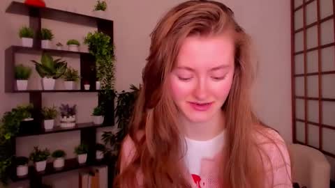 Snapshot of kate_cuddle chatting on 10-08-25, 02:20 Kate online show from 10-08-25, 02:20