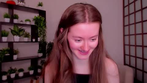 Snapshot of kate_cuddle chatting on 10-09-25, 03:04 Kate online show from 10-09-25, 03:04