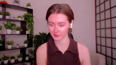 Snapshot of kate_cuddle chatting on 10-16-25, 02:23 Kate online show from 10-16-25, 02:23