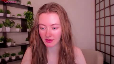 Snapshot of kate_cuddle chatting on 10-23-25, 02:44 Kate online show from 10-23-25, 02:44