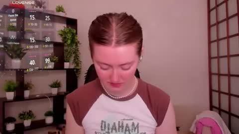 Snapshot of kate_cuddle chatting on 06-18-26, 02:12 Kate online show from 06-18-26, 02:12