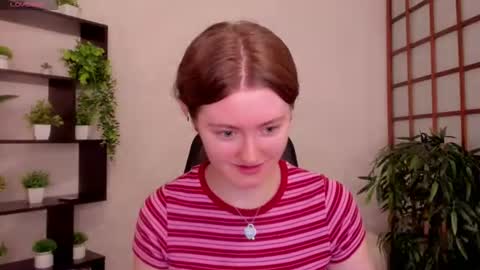Snapshot of kate_cuddle chatting on 07-28-26, 02:18 Kate online show from 07-28-26, 02:18