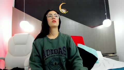 Snapshot of kate_evans1 chatting on 04-11-26, 10:52 Kate Evans online show from 04-11-26, 10:52