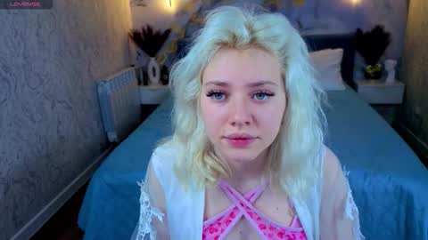 Snapshot of kate_krose chatting on 03-06-26, 01:24 Kate online show from 03-06-26, 01:24