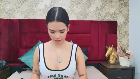 Snapshot of kate_morgan_ chatting on 11-10-25, 07:46 Kate online show from 11-10-25, 07:46