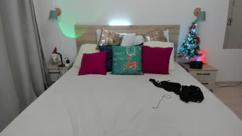 Snapshot of kate_redgar chatting on 01-15-26, 01:37 kate_redgar online show from 01-15-26, 01:37