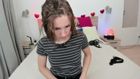 Snapshot of kate_redgar chatting on 02-12-26, 01:50 kate_redgar online show from 02-12-26, 01:50