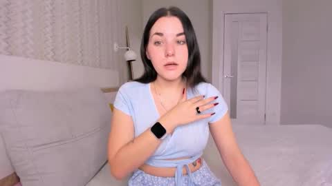 Snapshot of kate_ree_ chatting on 10-25-25, 09:17 KATE online show from 10-25-25, 09:17