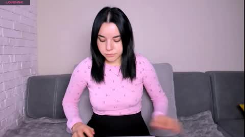 Snapshot of kate_ree_ chatting on 11-08-25, 05:51 KATE online show from 11-08-25, 05:51