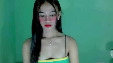 Snapshot of kate_romance chatting on 01-16-25, 11:48 Kate online show from 01-16-25, 11:48