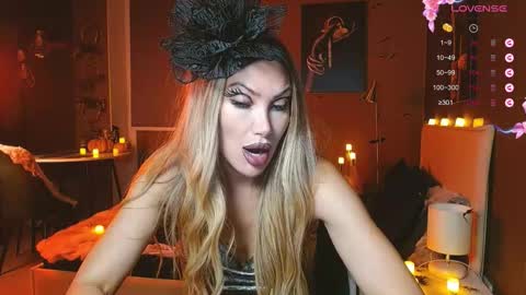 Snapshot of kate_space chatting on 10-31-25, 09:27 Therapist online show from 10-31-25, 09:27