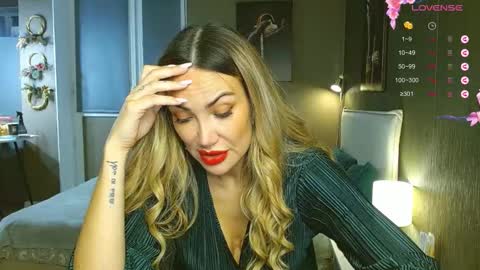 Snapshot of kate_space chatting on 11-12-25, 08:52 Therapist online show from 11-12-25, 08:52