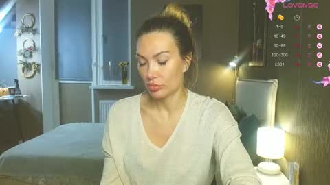 Snapshot of kate_space chatting on 11-14-25, 09:46 Therapist online show from 11-14-25, 09:46