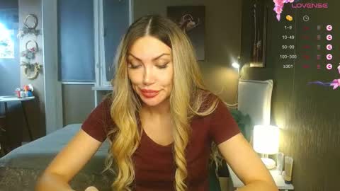 Snapshot of kate_space chatting on 11-22-25, 03:11 Therapist online show from 11-22-25, 03:11