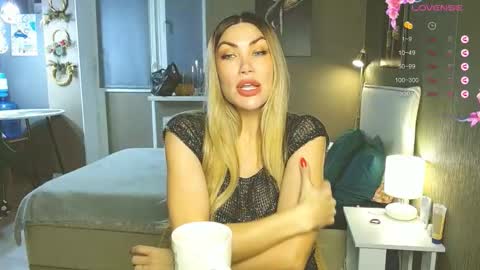 Snapshot of kate_space chatting on 11-29-25, 02:14 Therapist online show from 11-29-25, 02:14