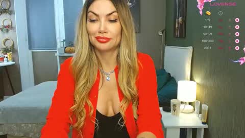 Snapshot of kate_space chatting on 12-19-25, 11:12 Therapist online show from 12-19-25, 11:12