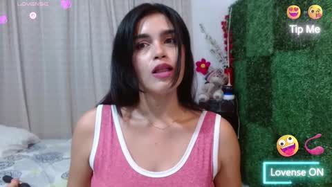 Snapshot of kateangelly chatting on 11-06-25, 04:02 kateangelly online show from 11-06-25, 04:02