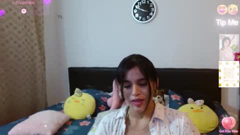 Snapshot of kateangelly chatting on 11-18-25, 12:38 kateangelly online show from 11-18-25, 12:38