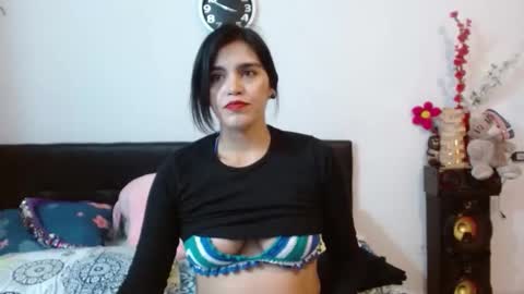 Snapshot of kateangelly chatting on 11-21-25, 02:32 kateangelly online show from 11-21-25, 02:32