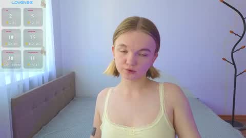Snapshot of katebunnys chatting on 06-18-26, 04:13 katebunnys online show from 06-18-26, 04:13