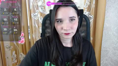 Snapshot of katecrash chatting on 11-19-25, 10:26 YourKate online show from 11-19-25, 10:26