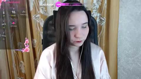 Snapshot of katecrash chatting on 01-12-26, 12:10 YourKate online show from 01-12-26, 12:10