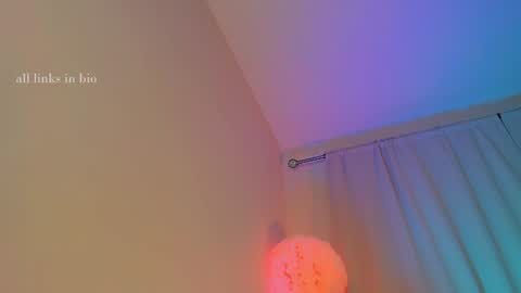 Snapshot of katee_bloss chatting on 12-26-24, 06:52 Nice to meet you online show from 12-26-24, 06:52