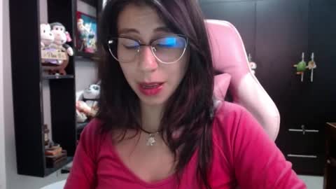 Snapshot of kateeen18 chatting on 11-13-25, 03:27 Kateeen18 online show from 11-13-25, 03:27