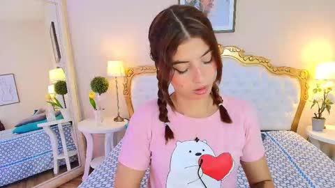 katee Martinez online show from 10-23-25, 07:56