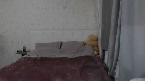 Snapshot of katekalen chatting on 10-09-25, 03:10 Kate Bunny online show from 10-09-25, 03:10