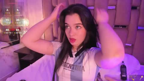 Snapshot of kateleeh_ chatting on 11-22-25, 02:38 Kate online show from 11-22-25, 02:38