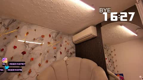 Im Katherine but call me Kate  online show from 11-27-25, 12:18