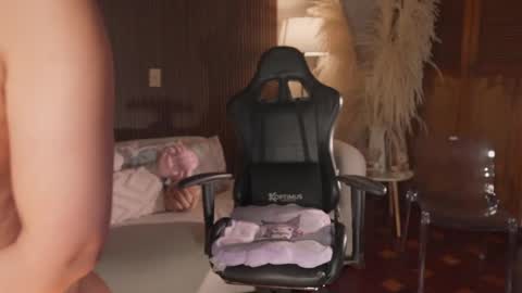  Kate Owens  online show from 04-23-26, 12:29