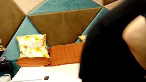 KateQueenston --  online show from 12-11-24, 06:25