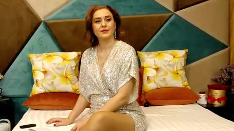 KateQueenston --  online show from 02-09-25, 10:43