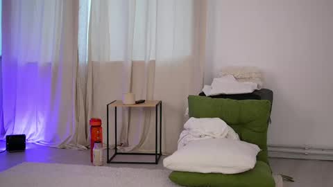 Cristina online show from 05-19-26, 03:35