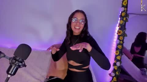 Snapshot of kateraw chatting on 01-15-25, 04:25 Kate online show from 01-15-25, 04:25