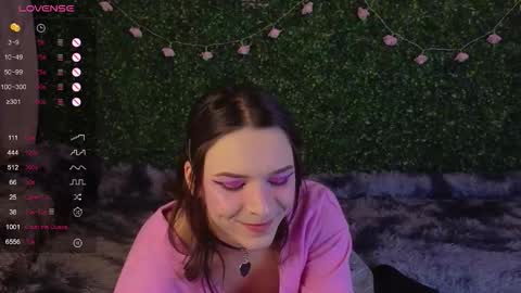 Snapshot of katerinnna chatting on 02-25-26, 05:11 Katerina online show from 02-25-26, 05:11