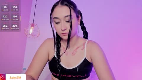 Snapshot of kateryn_bale chatting on 03-25-26, 08:04 kateryn_bale online show from 03-25-26, 08:04