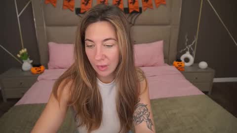 Snapshot of kateshanny chatting on 10-31-25, 07:53 Kate online show from 10-31-25, 07:53