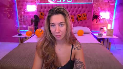 Snapshot of kateshanny chatting on 11-01-25, 07:10 Kate online show from 11-01-25, 07:10