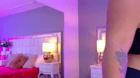 Snapshot of katevenegas chatting on 11-30-25, 06:23 Kate Venegas online show from 11-30-25, 06:23